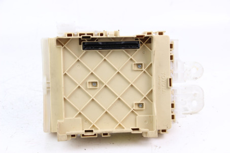 Блок предохранителей сервис Toyota Corolla E16 (E160) 2013-2018 8273012X70 (62998)