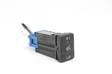 Кнопка подогрева сидения RH Toyota Corolla E16 (E160) 2013-2018 8475112101 (63043)