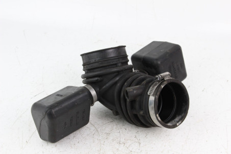 Патрубок воздушного фильтра 2.4 Suzuki Grand Vitara (JB) 2006-2017 1388178K00 (63576)