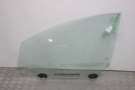 Скло двері переднє ліве Toyota Corolla Verso 2004-2009 681020F010 (63711)