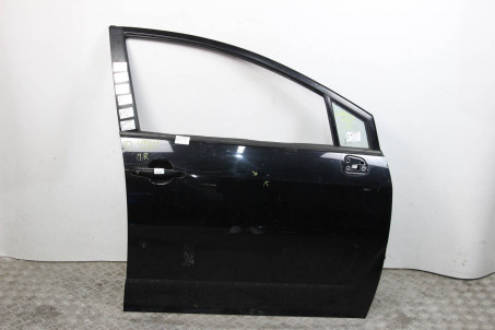 Двері передні праві Toyota Corolla Verso 2004-2009 670010F010 (63720)