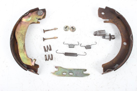 Механизм тормозной правый Toyota Corolla Verso 2004-2009 044950F010 (64164)