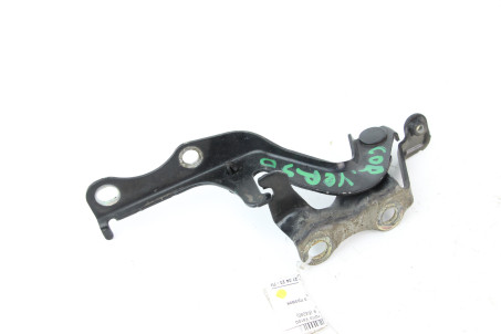 Петля капота права Toyota Corolla Verso 2004-2009 534100F010 (64240)