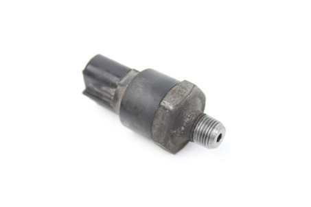 Датчик тиску масла 1.8 Toyota Avensis T27 (T270) 2009-2018 8353005010 (64330)