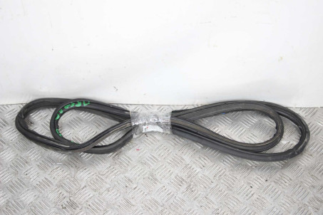 Уплотнитель крышки багажника Honda Accord Coupe (CS) 2007-2012  (64454)