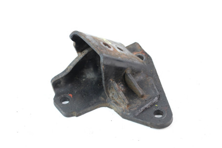 Кронштейн подушки двигуна правий Mitsubishi L200 2005-2015 1091A080 (64620)