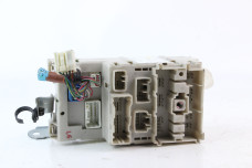 Блок запобіжників сервіс 2.4 АКПП Toyota RAV-4 II 2000-2005 8273342110 (64672)