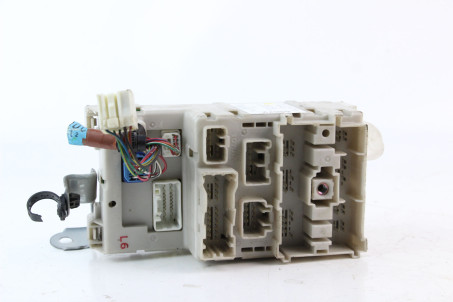 Блок запобіжників сервіс 2.4 АКПП Toyota RAV-4 II 2000-2005 8273342110 (64672)