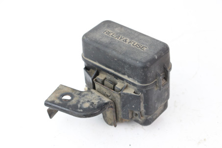 Блок реле Toyota RAV-4 II 2000-2005  (64698)