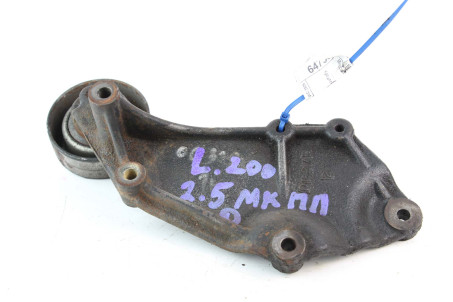 Кронштейн натягуючого ролика 2.5 TDI Mitsubishi L200 2005-2015 4450A172 (64735)