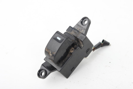 Кнопка склопідіймача заднього скла Mitsubishi L200 2005-2015 8608A208 (64737)