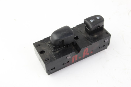 Кнопка склопідіймача одиночна передня права Nissan Leaf 2010-2017 254111KA0A (64920)