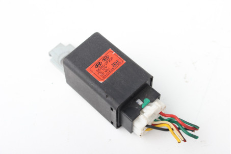 Реле стоп сигнала Kia Sorento (XM) 2009–2015 952402P200 (65882)