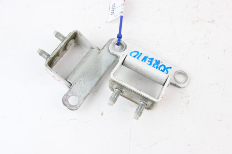 Петлі кр.багажника 2 шт. 12- Kia Sorento (XM) 2009–2015 797102W000 (65933)