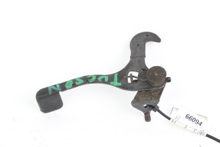 Ограничитель капота Hyundai Tucson (LM) / IX35 2010–2015 811402S000 (66094)