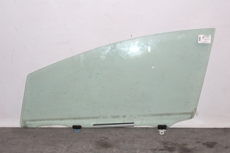 Скло двері переднє ліве Toyota Prius (ZVW35) 2009-2015 6810247071 (66808)