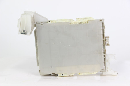 Блок предохранителей сервис Toyota Prius (ZVW35) 2009-2015 8273047440 (66864)