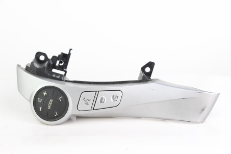 Кнопки управления на руль LH Toyota Prius (ZVW35) 2009-2015 8424747030B0 (66890)