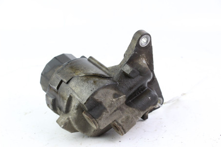 Кронштейн масляного фільтра 1.8 Hybrid Toyota Prius (ZVW35) 2009-2015 1560937040 (66949)