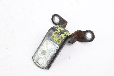 Петля двери задней правой низ Toyota Prius (ZVW35) 2009-2015 6877052031 (66988)