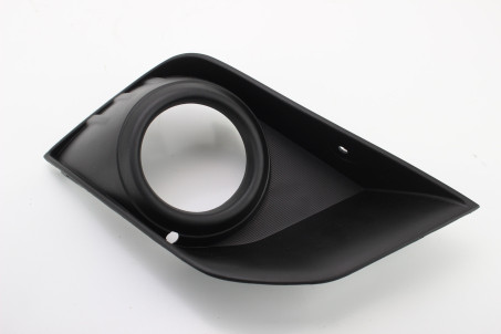 Накладка ПТФ правая новая (лицензия) 16- Mitsubishi ASX 2010-2022 8321A718 (67289)