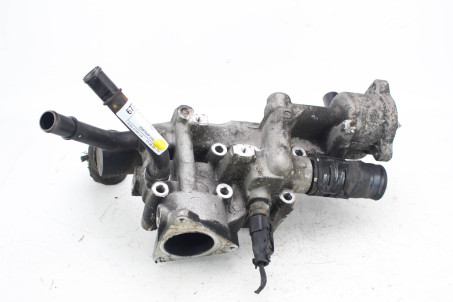 Корпус термостата (EGR) 2.0 TDI Hyundai Tucson (LM) / IX35 2010–2015 256102F300 (67777)