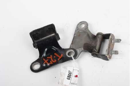 Петлі кр.багажника 2 шт. універсал Toyota Avensis T27 (T270) 2009-2018 6881005030 (68067)