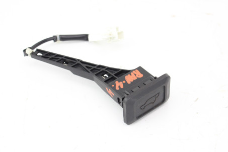 Кнопка закриття кришки багажника Toyota RAV-4 IV 2012-2018 8493042040 (68479)