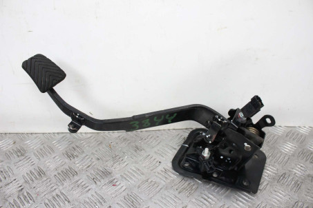 Педаль зчеплення Mitsubishi Outlander Sport 2011-2022 USA MN101629 (68820)