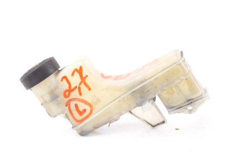 Бачок головного гальмівного циліндра 2.7-3.5 Toyota Venza (AV10) 2008-2017 472200T011 (68840)