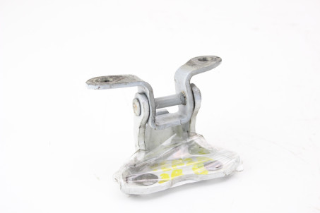 Петля двері задньої правої верх Toyota Venza (AV10) 2008-2017 6875004010 (68921)