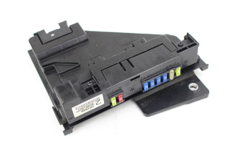 Блок запобіжників двигуна додатковий 2.7 АКПП Toyota Venza (AV10) 2008-2017 827200T020 (69152)