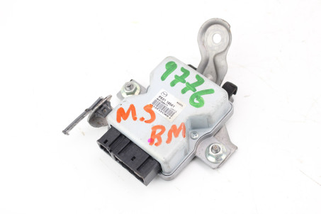 Блок управления топливным насосом 2.0 Mazda 3 (BM) 2012-2018 PE0118561 (69301)