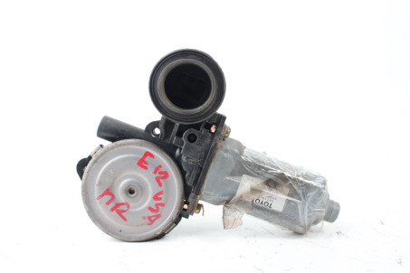 Моторчик склопідіймача передній правий 2pin USA Toyota Corolla E12 (E120) 2000-2006 85710AA050 (69867)