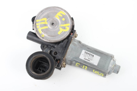 Моторчик склопідіймача передній лiвий 2 pin USA Toyota Corolla E12 (E120) 2000-2006 85720AA050 (69871)