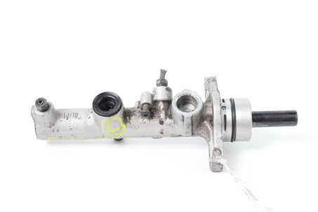 Цилиндр тормозной главный 1.8 USA Toyota Corolla E12 (E120) 2000-2006 4720102300 (69911)