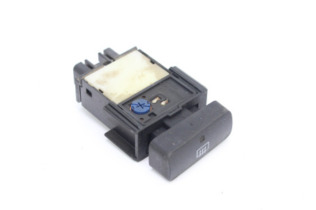 Кнопка подогрева стекла Toyota Corolla E12 (E120) 2000-2006 8479002090 (69917)