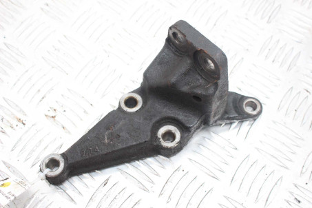 Кронштейн двигуна правий 1.8 Toyota Corolla E12 (E120) 2000-2006  (69951)