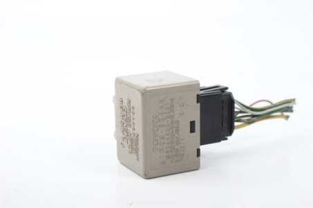 Реле поворотів Toyota Avensis T25 (T250) 2003-2009 8198005040 (70104)