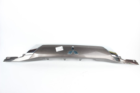 Накладка на крышку багажника дефект 16- Mitsubishi Outlander (GF) 2012- 5817A265RA (70186)