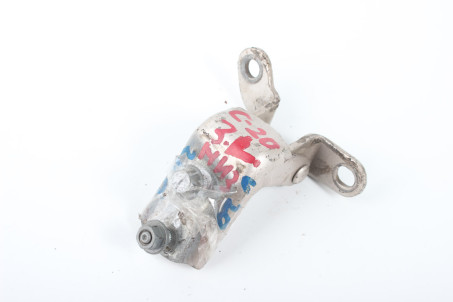 Петля двері задньої лівої низ Camry (XV20) Toyota Другие модели 6878033010 (71125)