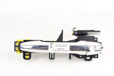 Ручка двері зовнішня ліва передня з хром полосой Toyota Venza (AV10) 2008-2017 692020T010 (71157)