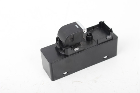 Кнопка стеклоподъёмника одиночная задняя правая хром Mazda 6 (GJ) 2012-2018 GMM666380A (71169)