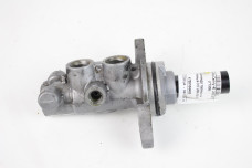 Циліндр гальмівний головний 3.5 USA 09-11 Toyota Camry 40 (XV40) 2006-2011 4720106430 (71306)