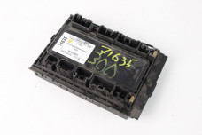 Блок запобіжників Lexus RX (XU30) 2003-2008 8272148051 (71635)