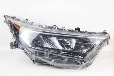 Фара права ліцензія XLE USA Toyota RAV-4 V 2018- 8113042810 (72026)