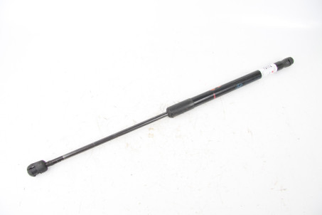 Амортизатор кришки багажника лівий Hyundai I30 (GD) 2012-2017 81770A6000 (72172) треснута пластиковая заглушка