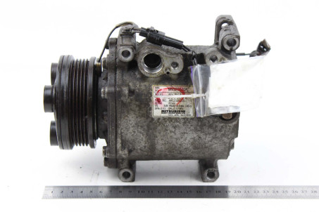 Компресор кондиціонера 2.4 Mitsubishi Outlander (CU) 2003-2008 MN185570 (72829)