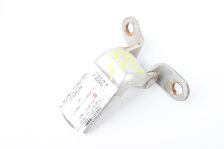 Петля двери задней левой низ Toyota Corolla Verso 2004-2009 6878002060 (72881)