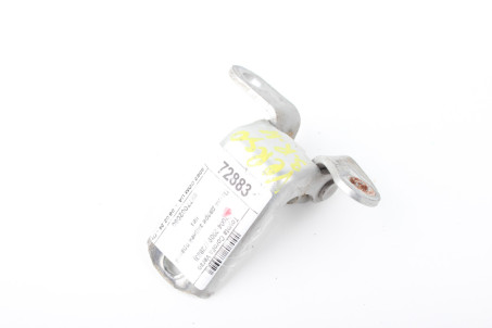 Петля двері задньої правої низ Toyota Corolla Verso 2004-2009 6877002060 (72883)